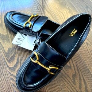 Brand New Zara Classic Buckled Loafer. Never worn, new with tags.